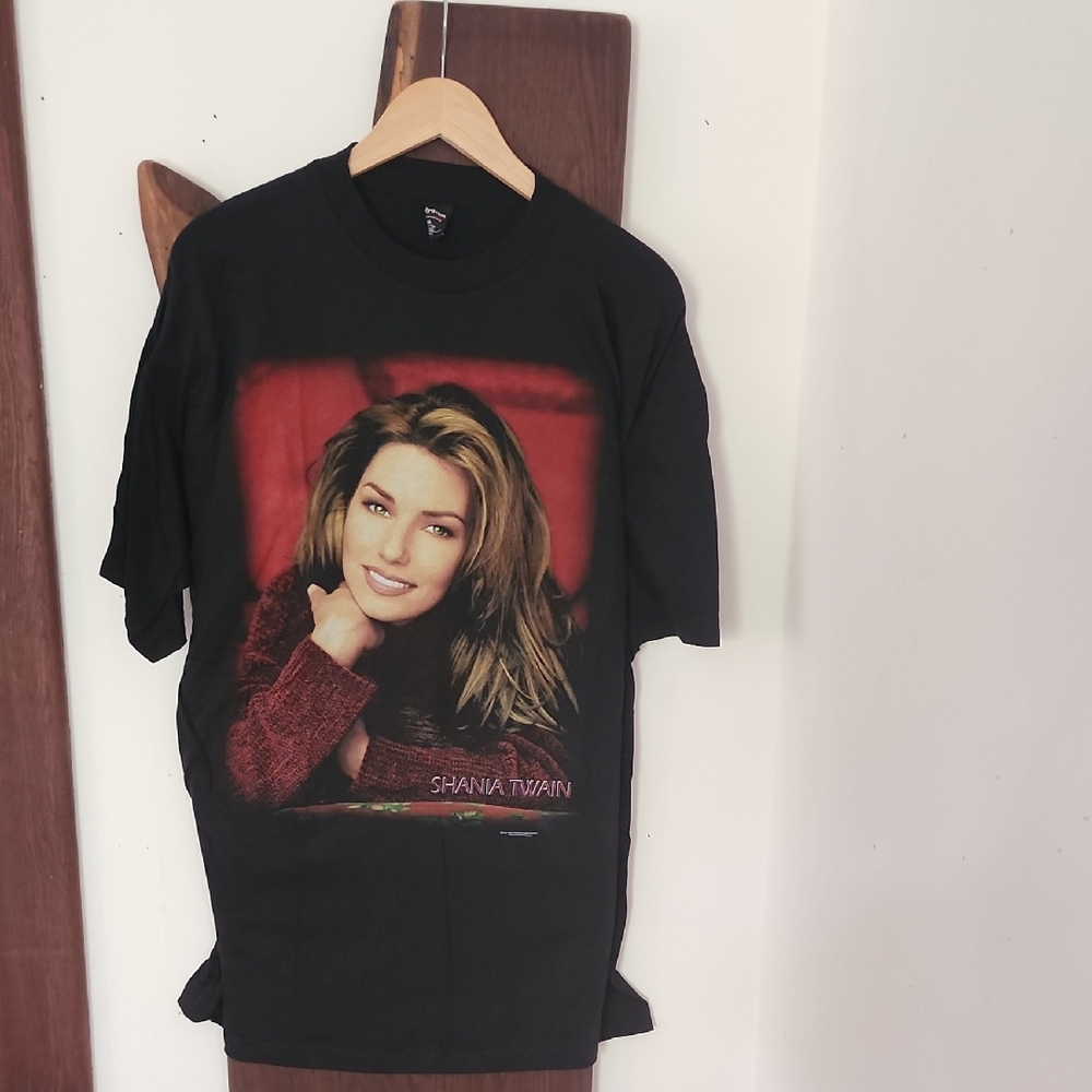 Shania Twain 1998 Tour/ ' The Woman in Me' Album. size Xl